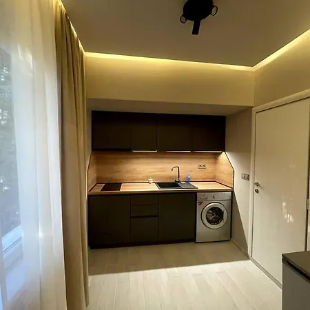 Apartment Center 1 Warna